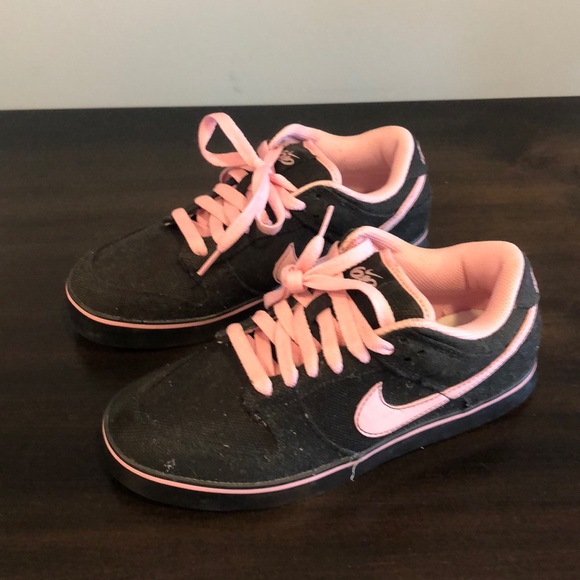 nike canvas shoes womens